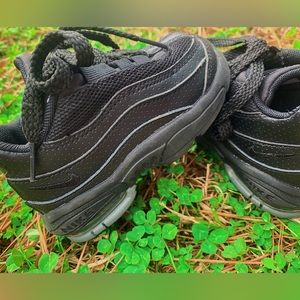 Toddler size 5c black airmax